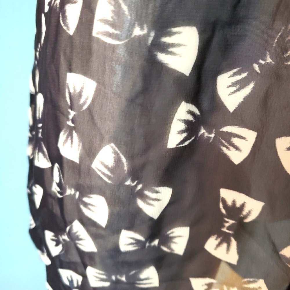 BLACK AND WHITE KAFTAN TOP WITH LACE DETAIL - Picture 6 of 7